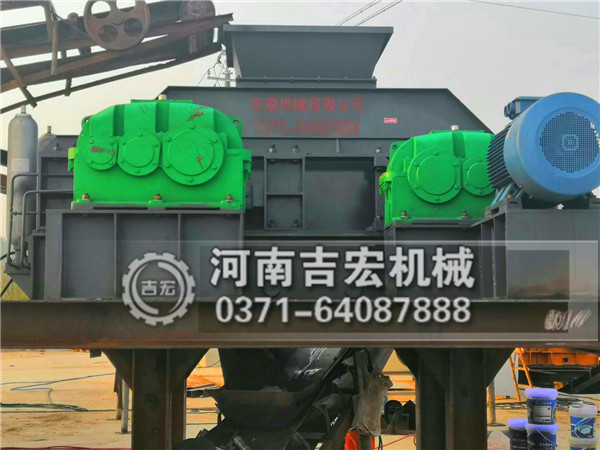 液壓對(duì)輥式破碎機(jī)工程案例現(xiàn)場(chǎng)