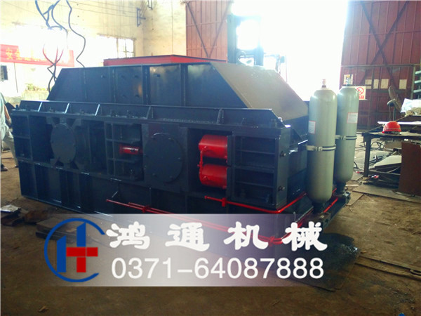 1500×800液壓對(duì)輥破碎機(jī)一天能產(chǎn)多少方砂子！